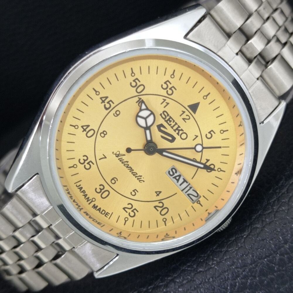 Vintage 1985 Seiko Automatic Mens Silver Watch W/daydate & Yellow accents